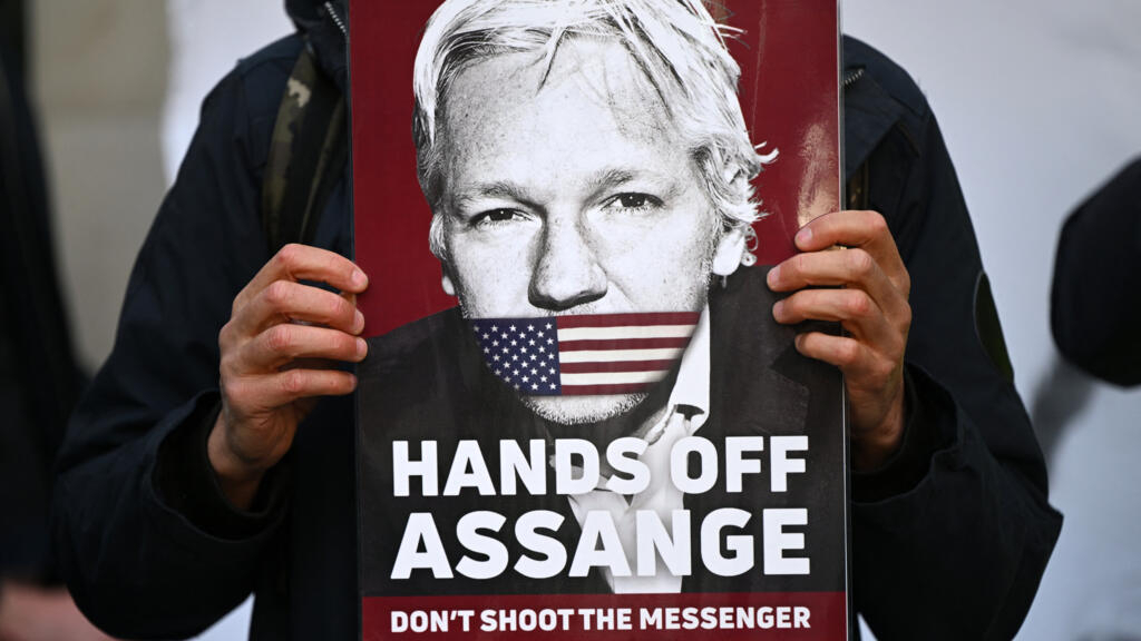 Julian Assange, un ardent défenseur de la liberté d’informer aux méthodes controversées