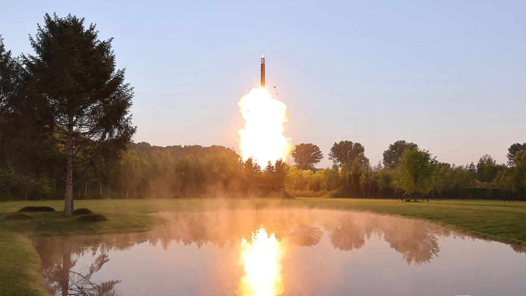 La Corée du Nord affirme avoir lancé avec succès un missile à têtes multiples