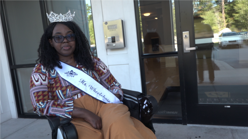 Chandra Smith, première noire couronnée Miss Wheelchair USA