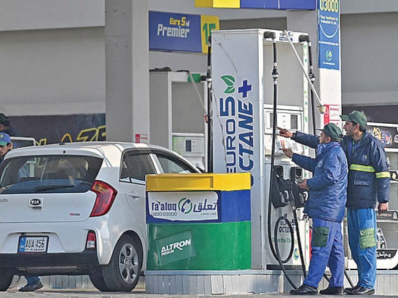 Les prix de l’essence et du diesel devraient augmenter au Pakistan