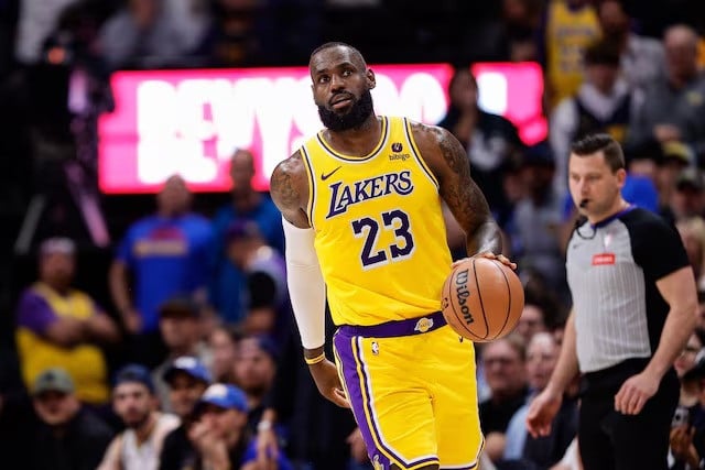 Les Lakers préparent une offre maximale de 3 ans pour LeBron James