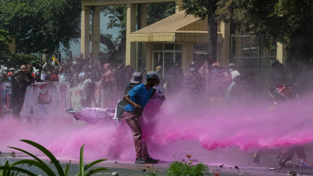 Au Kenya, les manifestants retournent dans la rue malgré le retrait du projet de budget