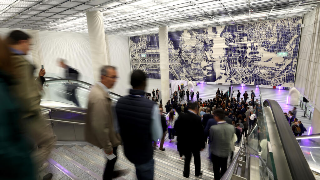 Inauguration du premier supermétro de la région parisienne, reliant Saint-Denis à Orly, avant les JO