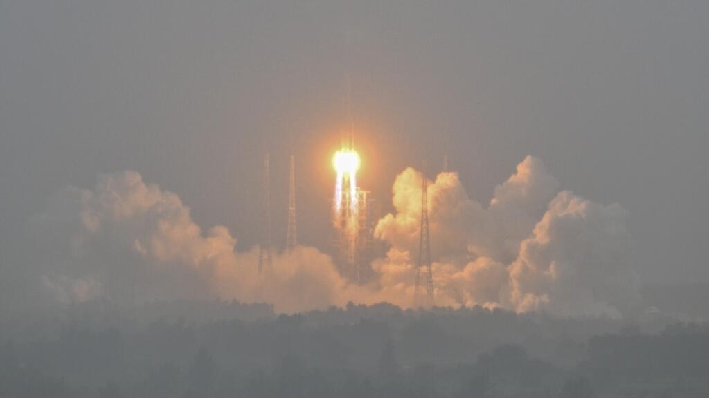 Des échantillons de la face cachée de la Lune rapportés sur Terre par la sonde chinoise Chang’e-6