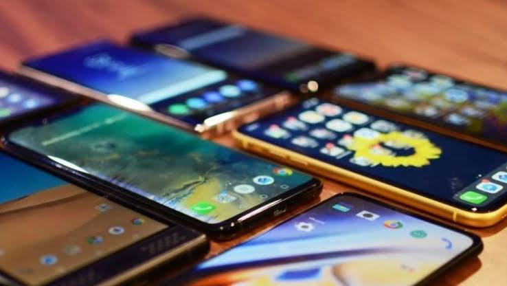 Le Pakistan Dépense 535 Milliards de Rs pour les Importations de Téléphones Mobiles en une année