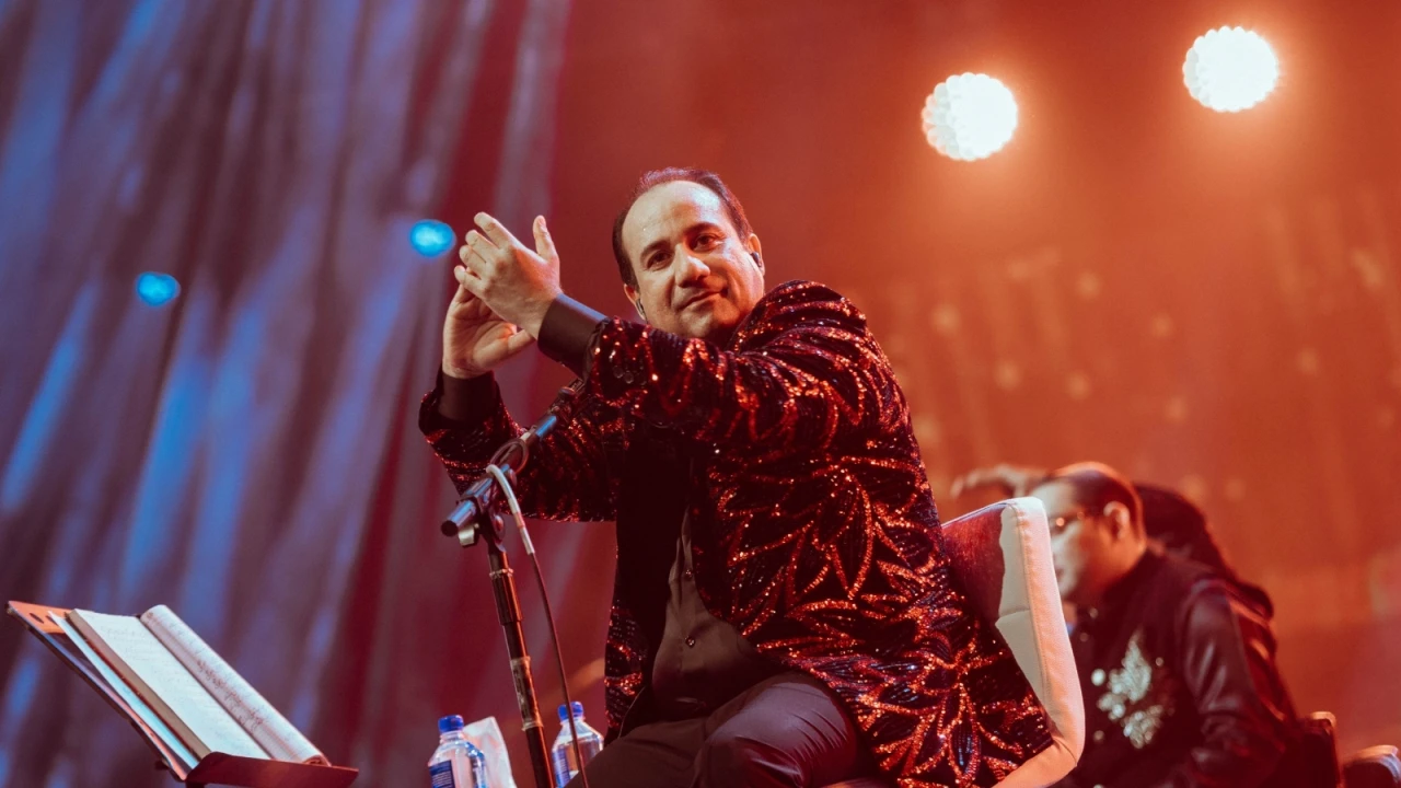 Rahat Fateh Ali Khan Éclaircit les Rumeurs d’Arrestation à Dubaï