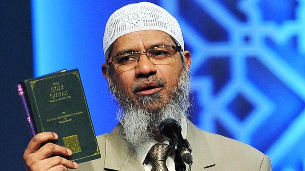 Le Célèbre Savant Islamique Dr. Zakir Naik Arrive au Pakistan