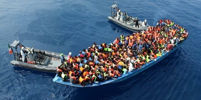 Quatre Migrants Meurent en Tentant de Traverser la Manche