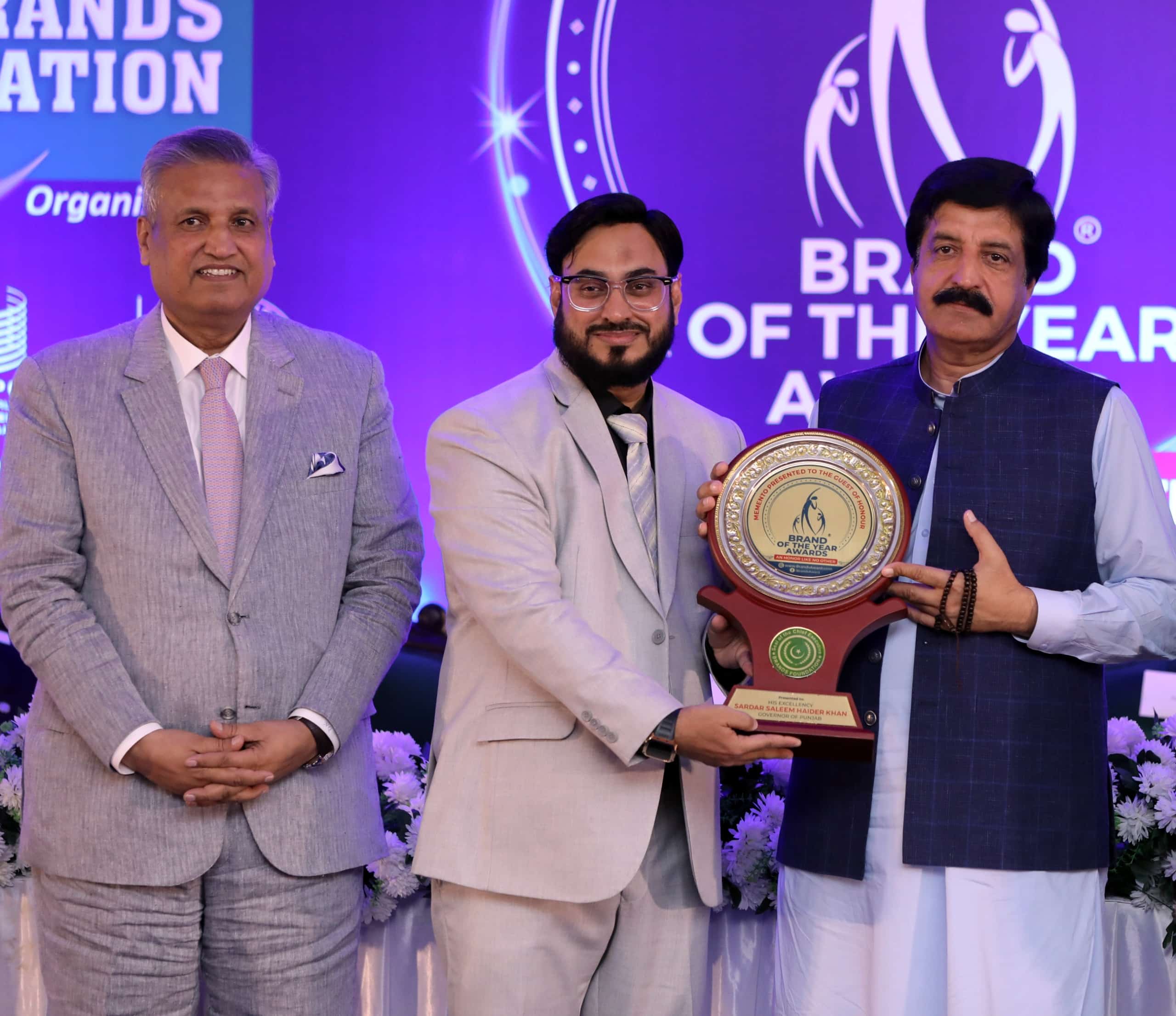 Le Gouverneur du Pendjab honore les 175 meilleures marques du Pakistan lors des Brand of the Year Awards 2023-24