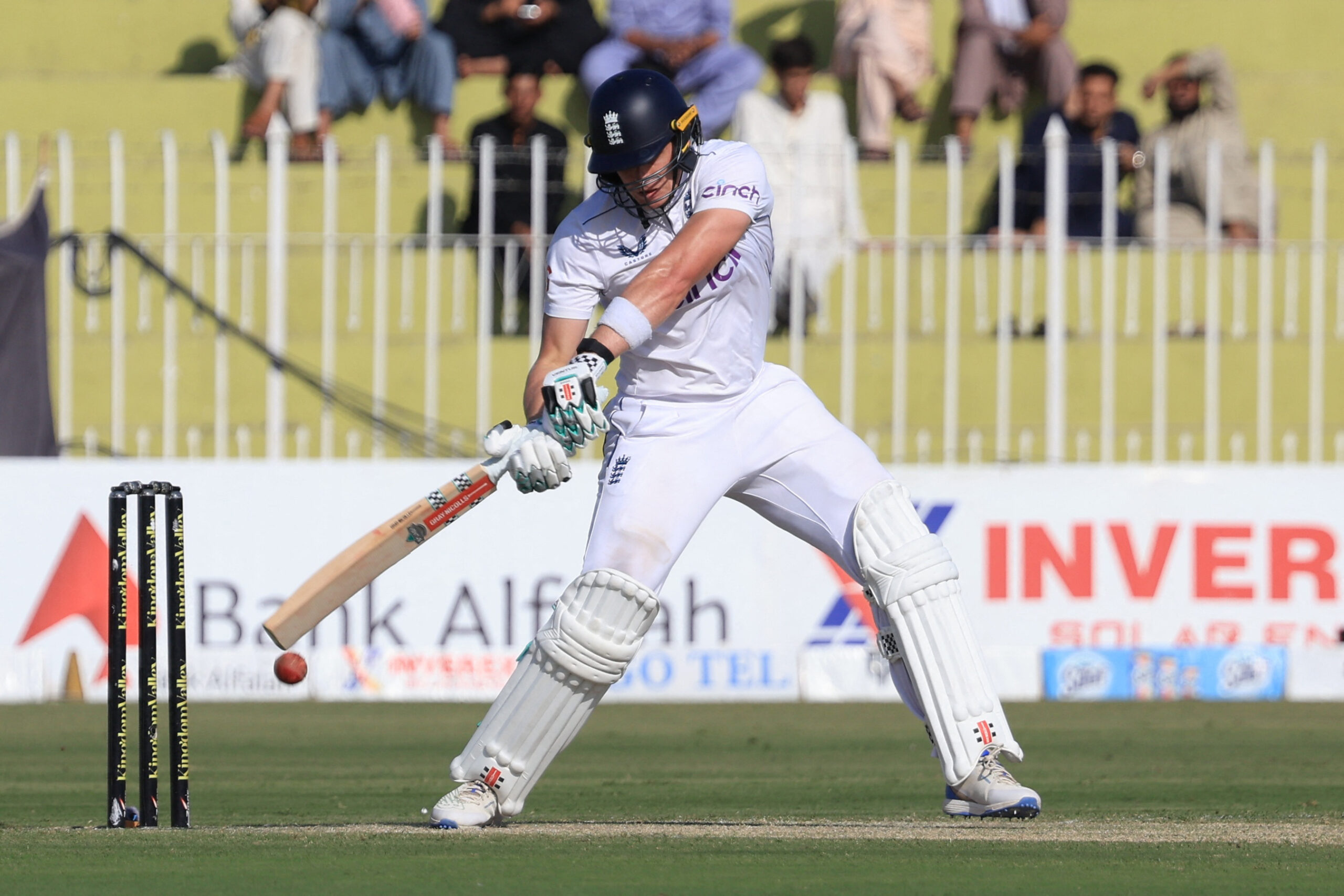 Victoire Écrasante du Pakistan contre l’Angleterre au Stade de Rawalpindi